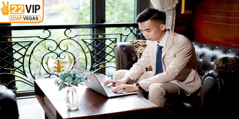 Hành trình từ một người yêu thích giải trí trực tuyến đến vị CEO quyền lực