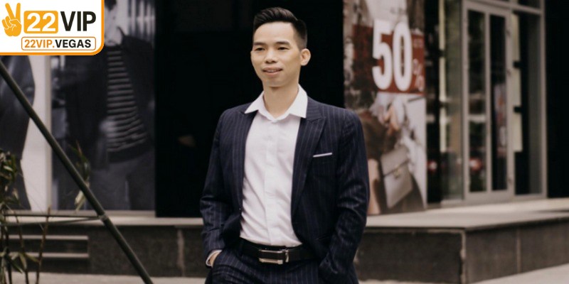 Không chỉ là vị CEO tài năng mà anh còn là tác giả truyền cảm hứng